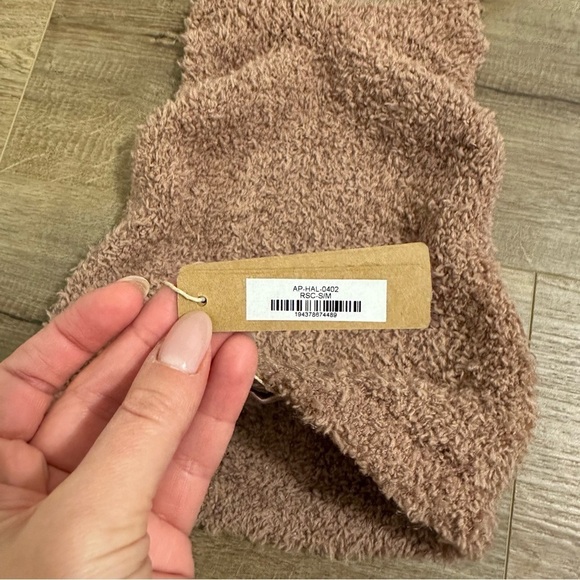 SKIMS Halter Neck Fuzzy Teddy Cropped Top Rose Clay Color Size S/M Women’s - Picture 5 of 8